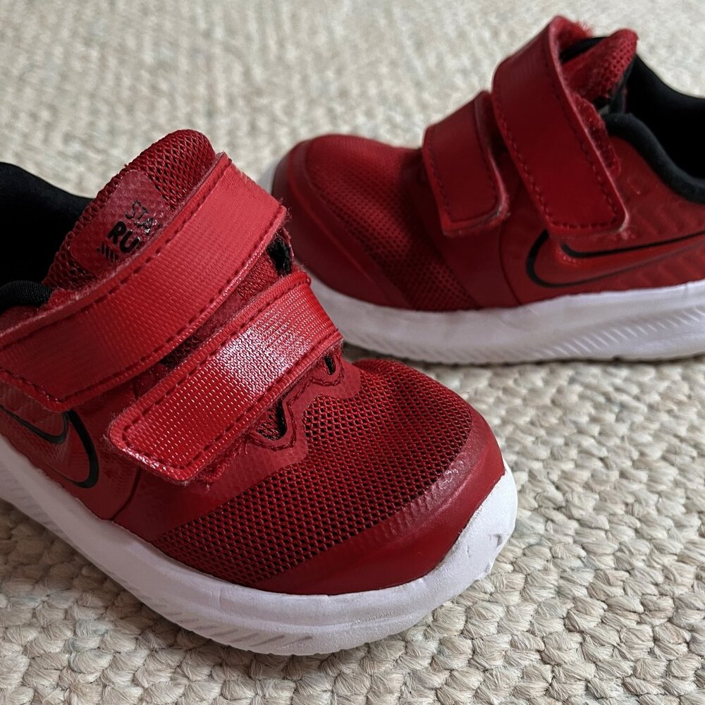 Nike Star Runner Toddler Baby Boy Size 5C Red Slip On Sneakers Shoes AT1803-600